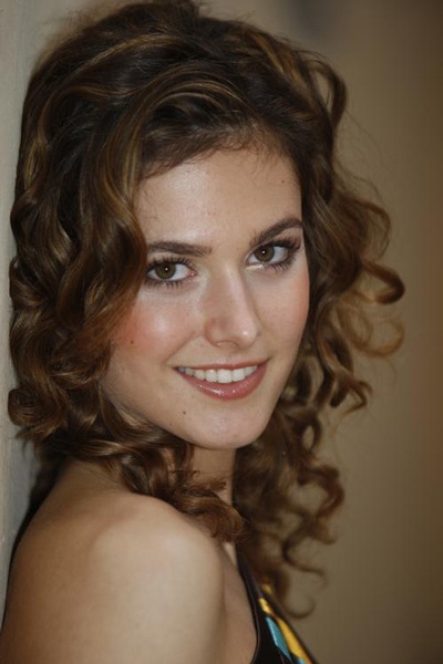 Chùm ảnh “độc” của tân Hoa hậu quốc tế - 19