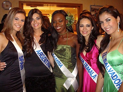 Chùm ảnh “độc” của tân Hoa hậu quốc tế - 23