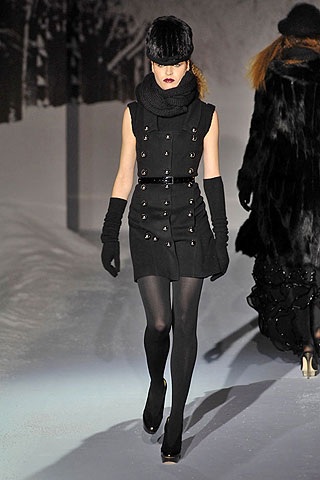 BST thu/đông 2008 của Julien Macdonald - 13 BST thu/đông 2008 của Julien Macdonald - 13