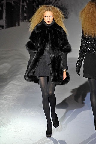 BST thu/đông 2008 của Julien Macdonald - 10 BST thu/đông 2008 của Julien Macdonald - 10