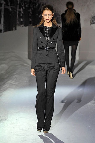 BST thu/đông 2008 của Julien Macdonald - 2 BST thu/đông 2008 của Julien Macdonald - 2