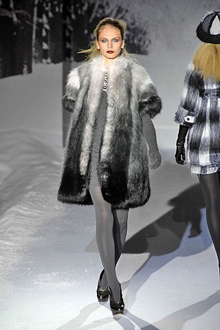 BST thu/đông 2008 của Julien Macdonald - 19 BST thu/đông 2008 của Julien Macdonald - 19
