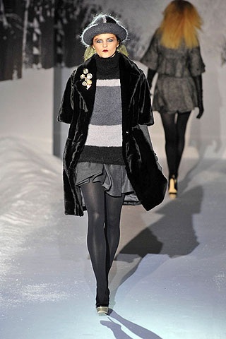 BST thu/đông 2008 của Julien Macdonald - 18 BST thu/đông 2008 của Julien Macdonald - 18