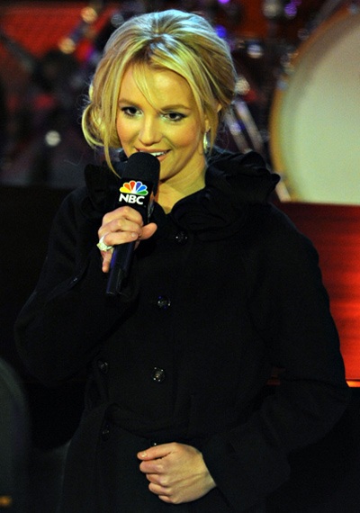 Britney sẽ đi lưu diễn từ tháng 3/2009 - 1