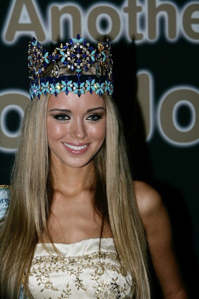 Tân Hoa hậu thế giới trở về quê hương - 10