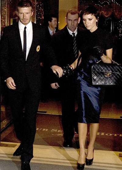 Victoria Beckham “kết” váy đen - 1 Victoria Beckham “kết” váy đen - 1