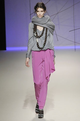 BST thanh lịch của Emanuel Ungaro - 18