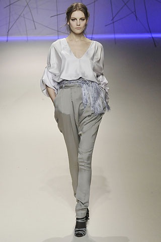 BST thanh lịch của Emanuel Ungaro - 15