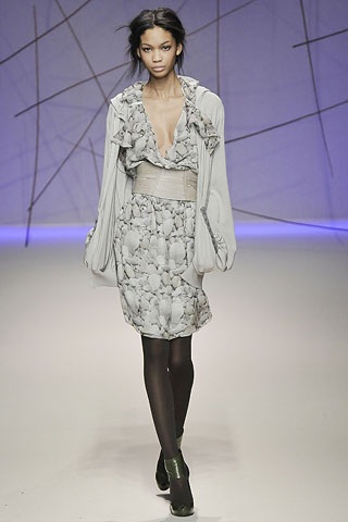 BST thanh lịch của Emanuel Ungaro - 14