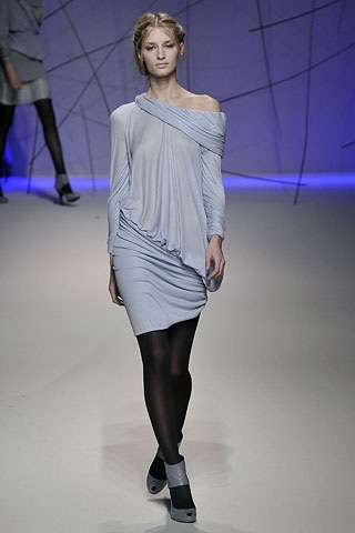 BST thanh lịch của Emanuel Ungaro - 23