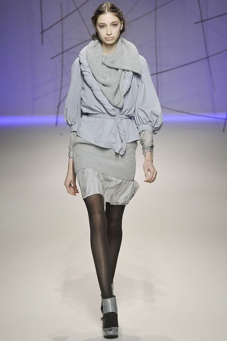 BST thanh lịch của Emanuel Ungaro - 22