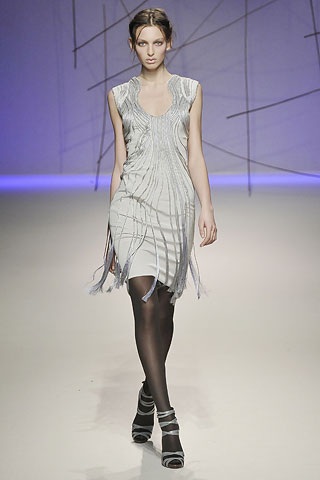 BST thanh lịch của Emanuel Ungaro - 21