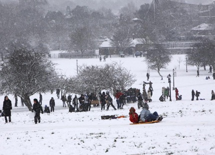 Lily Allen vui đùa trong tuyết trắng - 1