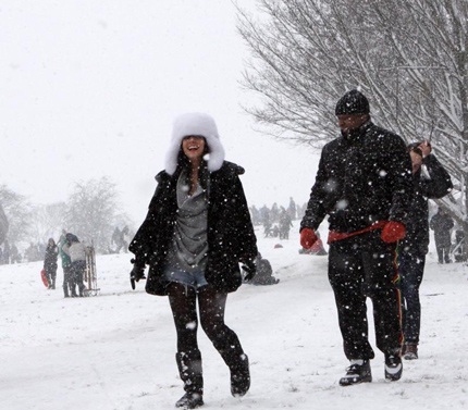 Lily Allen vui đùa trong tuyết trắng - 3