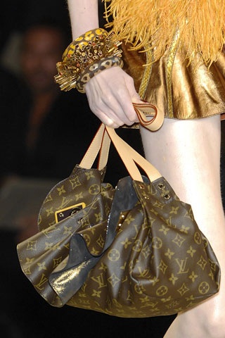 BST túi sành điệu của Louis Vuitton - 18