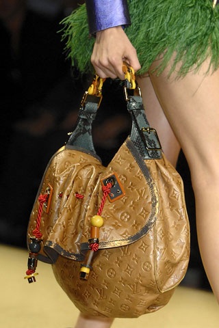 BST túi sành điệu của Louis Vuitton - 27