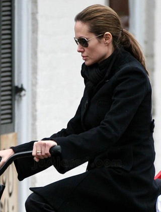 Gia đình Brangelina đạp xe đi chơi - 5 Gia đình Brangelina đạp xe đi chơi - 5