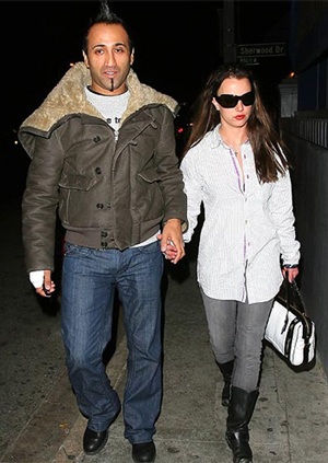 Vợ “người tình mới” của Britney ly thân chồng - 2