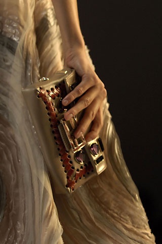 BST phụ kiện thời trang của Fendi - 9 BST phụ kiện thời trang của Fendi - 9