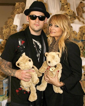 Joel Madden vui vì con giống mẹ - 1