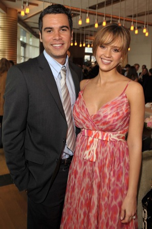 Jessica Alba đang tận hưởng cuộc sống tươi đẹp - 2 Jessica Alba đang tận hưởng cuộc sống tươi đẹp - 2