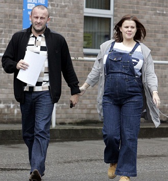 Cựu thành viên Atomic Kitten sẽ sinh con trai - 1 Cựu thành viên Atomic Kitten sẽ sinh con trai - 1