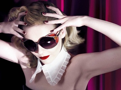 Ngắm trọn bộ ảnh quảng cáo của Kirsten Dunst - 2 Ngắm trọn bộ ảnh quảng cáo của Kirsten Dunst - 2