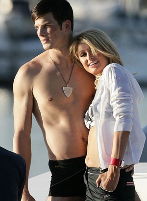 Theo chân Paris Hilton đi chụp hình quảng cáo - 7 Theo chân Paris Hilton đi chụp hình quảng cáo - 7