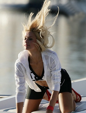 Theo chân Paris Hilton đi chụp hình quảng cáo - 8 Theo chân Paris Hilton đi chụp hình quảng cáo - 8