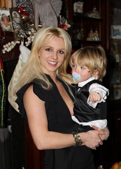 Ảnh mới của mẹ con Britney - 5 Ảnh mới của mẹ con Britney - 5