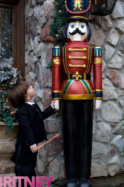 Ảnh mới của mẹ con Britney - 2 Ảnh mới của mẹ con Britney - 2