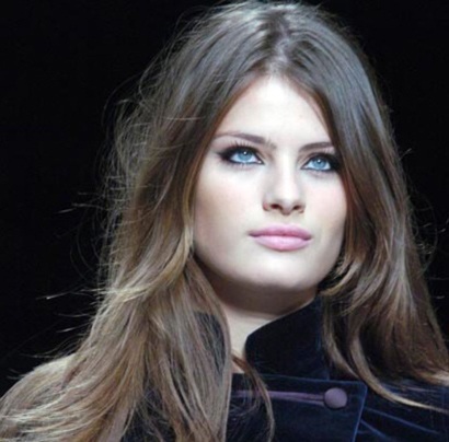 Isabeli Fontana: Từ cô gái nhút nhát trở thành siêu mẫu - 2