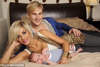 Cựu thành viên nhóm Blue khoe con trai - 1