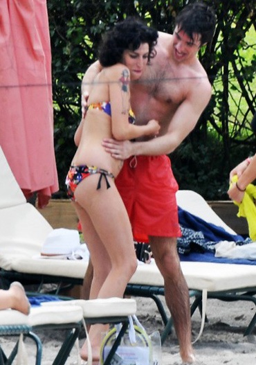 Amy Winehouse: “Tôi sẽ không để cho Blake ly dị” - 2