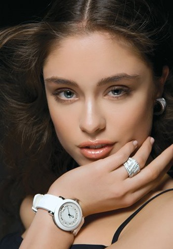 Chùm ảnh 10 mỹ nhân sở hữu gương mặt đẹp nhất thế giới - 8