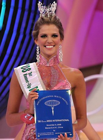 Chùm ảnh 10 mỹ nhân sở hữu gương mặt đẹp nhất thế giới - 3