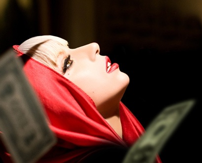 Lady GaGa: “Tôi hát về đồ lót cũng nghiêm túc” - 3 Lady GaGa: “Tôi hát về đồ lót cũng nghiêm túc” - 3