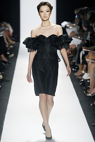 Carolina Herrera: Nữ tính, yểu điệu - 22