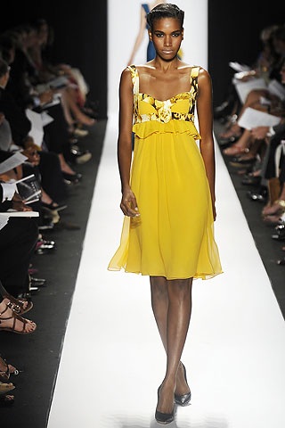 Carolina Herrera: Nữ tính, yểu điệu - 17