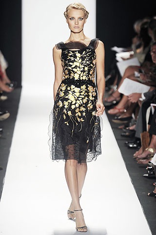 Carolina Herrera: Nữ tính, yểu điệu - 16