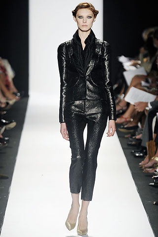 Carolina Herrera: Nữ tính, yểu điệu - 14