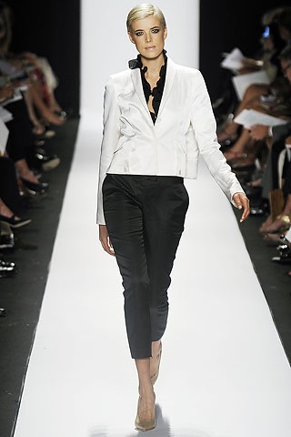 Carolina Herrera: Nữ tính, yểu điệu - 11