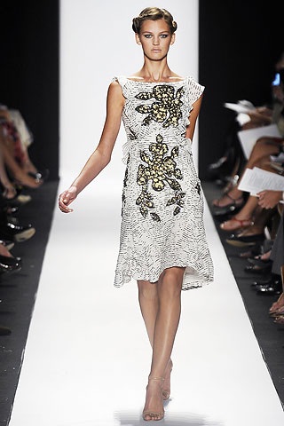 Carolina Herrera: Nữ tính, yểu điệu - 9