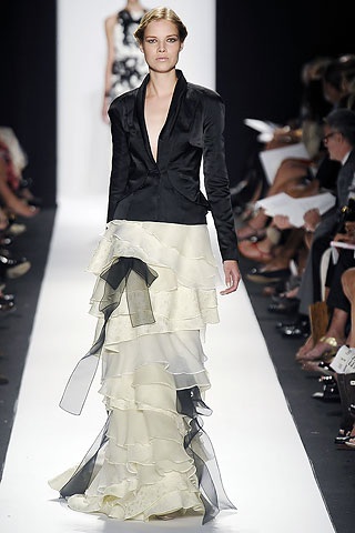 Carolina Herrera: Nữ tính, yểu điệu - 5