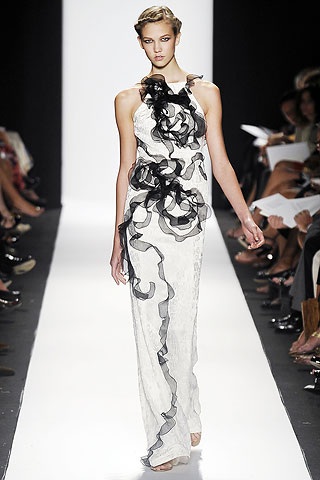 Carolina Herrera: Nữ tính, yểu điệu - 4