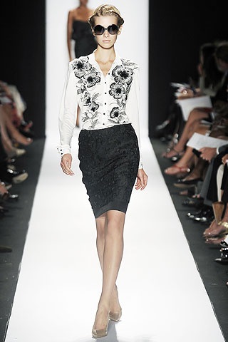 Carolina Herrera: Nữ tính, yểu điệu - 28