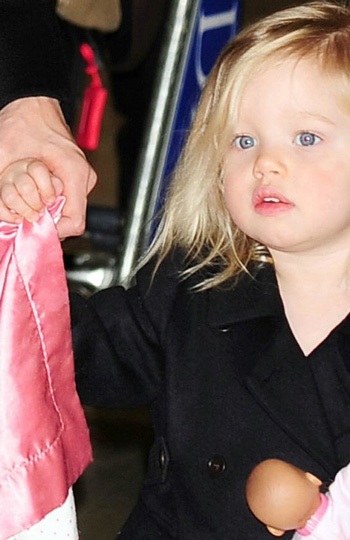 Brangelina đưa 6 con tới Nhật Bản - 2