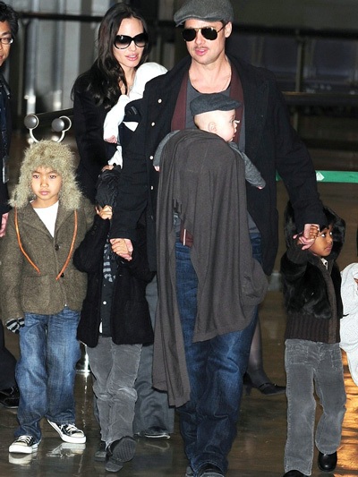 Brangelina đưa 6 con tới Nhật Bản - 1