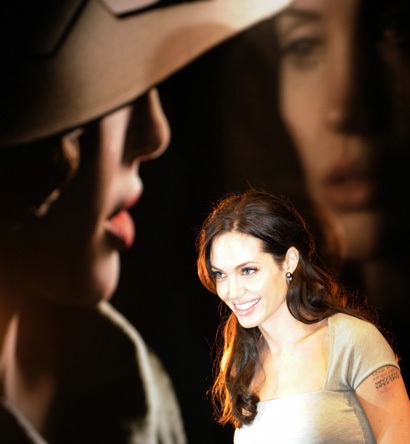 Cha Angelina Jolie: Sứt mẻ tình cảm vẫn muốn con thành đạt - 2
