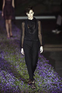 BST xuân/hè 2007 của Yves Saint Laurent - 15